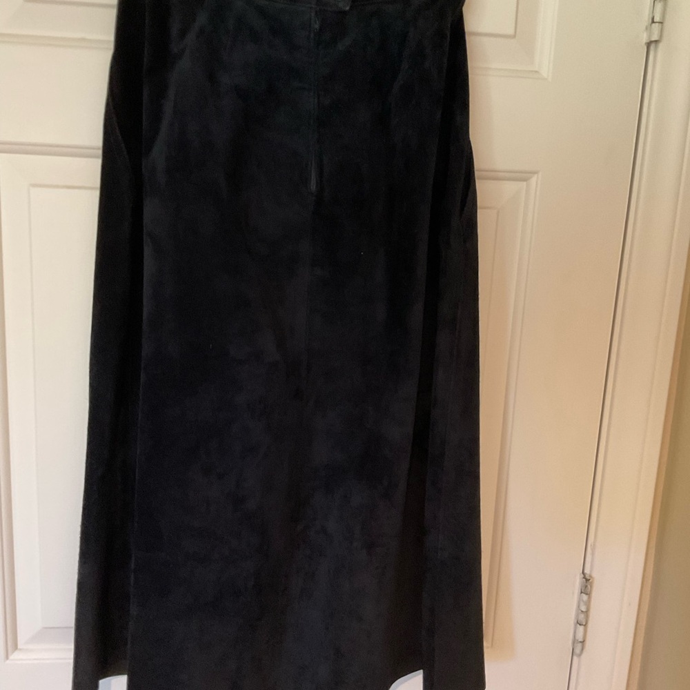 Anne Klein Classic Navy Suede Skirt